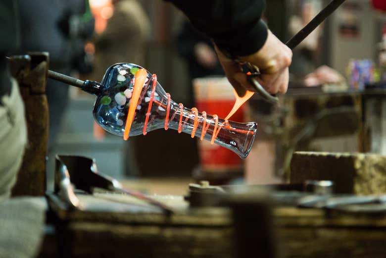 La compleja elaboración del vidrio de Murano