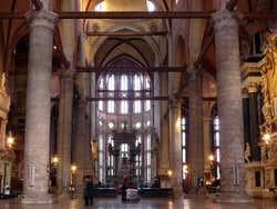 Basílica dei Santi Giovanni e Paolo, interior