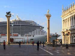 Crucero en Venecia, junto a la Plaza de San Marcos