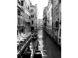 Historia, Canales de Venecia